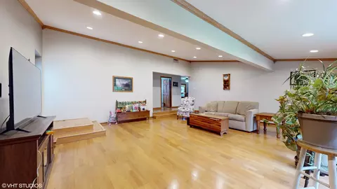 Living - 6360 Peart Rd, Morris, IL 60450 photo 5 of 5