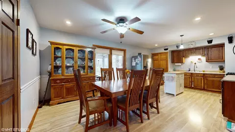 Dining - 6360 Peart Rd, Morris, IL 60450 photo 1 of 2
