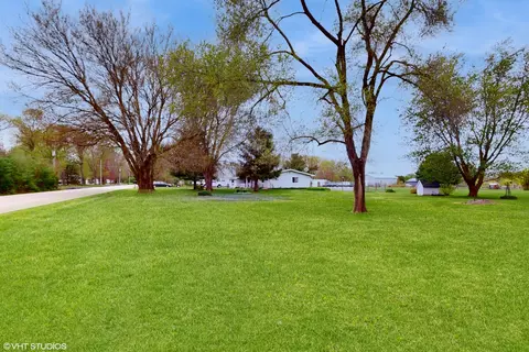 Exterior - 6360 Peart Rd, Morris, IL 60450 photo 2 of 9