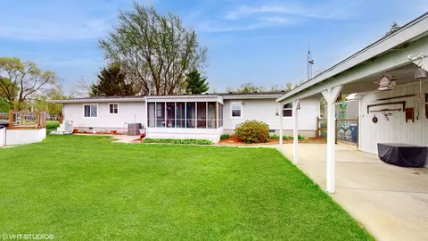 Exterior - 6360 Peart Rd, Morris, IL 60450 photo 7 of 9