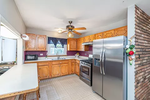 2405 Birch Ln, Rolling Meadows, IL 60008 photo 12