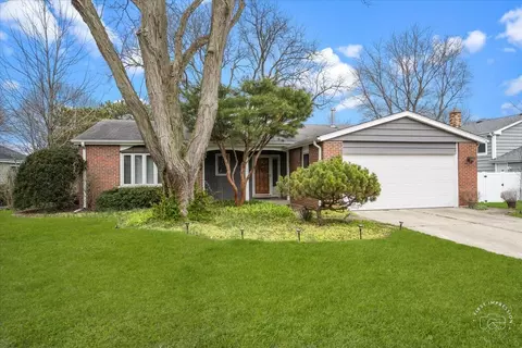 1417 Willcrest Rd, Naperville, IL 60540 photo 2