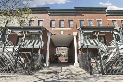 1038 W Monroe St #20, Chicago, IL 60607