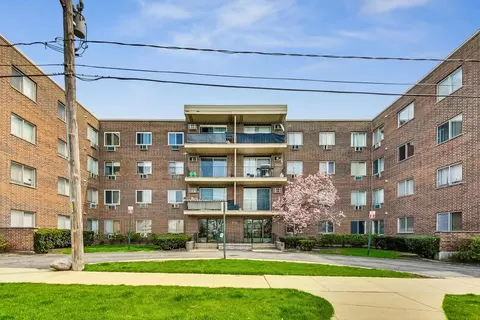 9445 Kenton Ave #208, Skokie, IL 60076