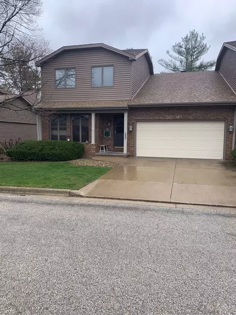 127 Manor Cir, Bloomington, IL 61704