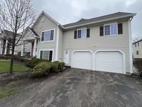 6348 Fremont Dr, Hanover Park, IL 60133