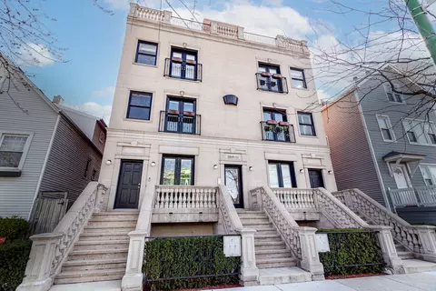 2851 N Ashland Ave #1N, Chicago, IL 60657