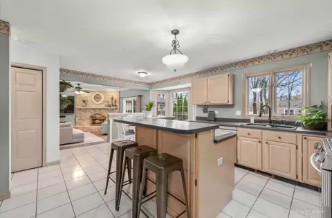 Kitchen - 1200 Prairie Dr, Algonquin, IL 60102 photo 5 of 5