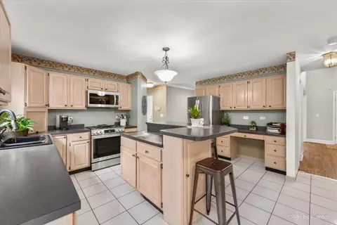 Kitchen - 1200 Prairie Dr, Algonquin, IL 60102 photo 3 of 5