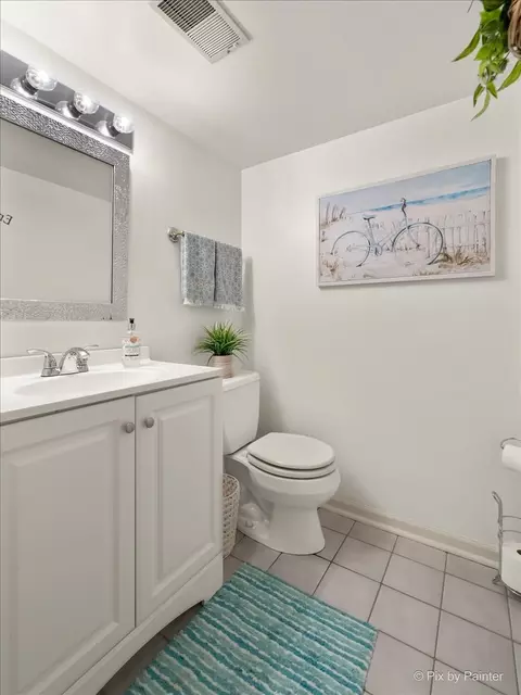 Bath - 1200 Prairie Dr, Algonquin, IL 60102 photo 4 of 4