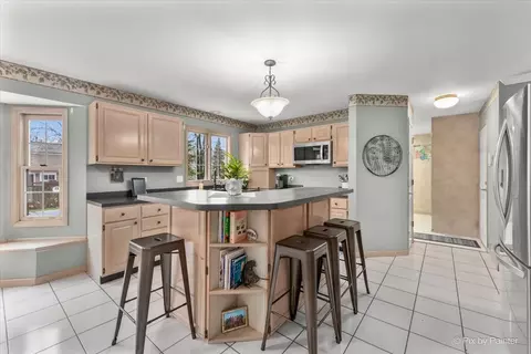 Kitchen - 1200 Prairie Dr, Algonquin, IL 60102 photo 2 of 5