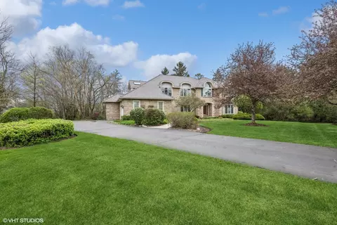 133 Hillshire Ct, Inverness, IL 60010