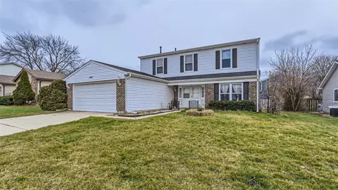 1867 Deere Ln, Glendale Heights, IL 60139