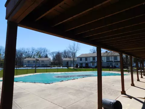 Exterior - 1664 Valley Forge Ct #B, Wheaton, IL 60189 photo 2 of 3