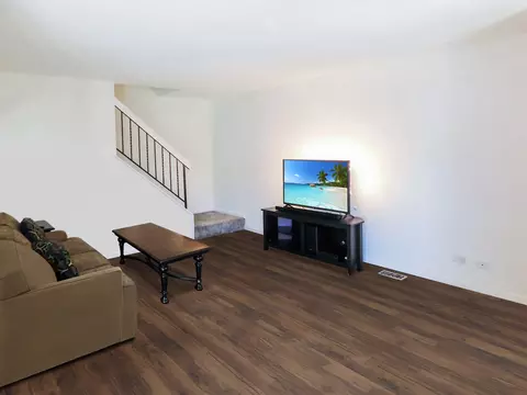 Living - 1664 Valley Forge Ct #B, Wheaton, IL 60189 photo 2 of 3