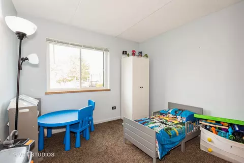 Bedroom - 5550 Astor Ln #101, Rolling Meadows, IL 60008 photo 1 of 3