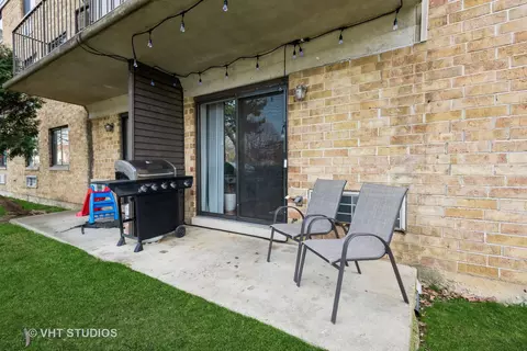 Exterior - 5550 Astor Ln #101, Rolling Meadows, IL 60008 photo 5 of 7