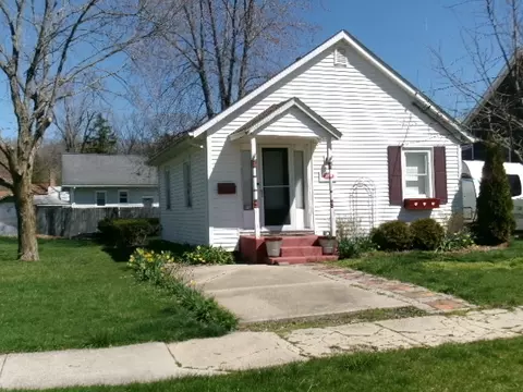 1052 Washington St, Marseilles, IL 61341