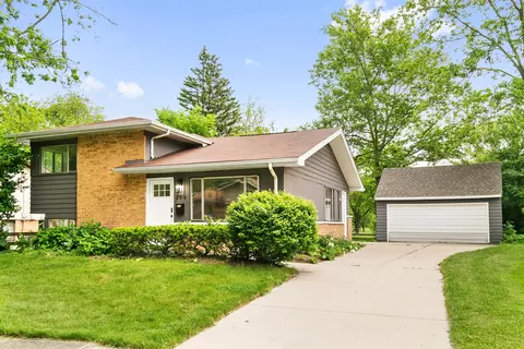 326 Winnebago St, Park Forest, IL 60466