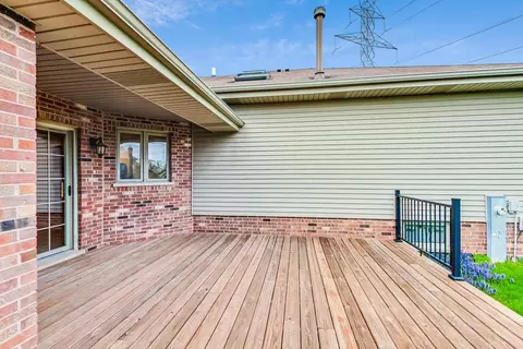 Exterior - 19221 Brompton Ct, Mokena, IL 60448 photo 6 of 13