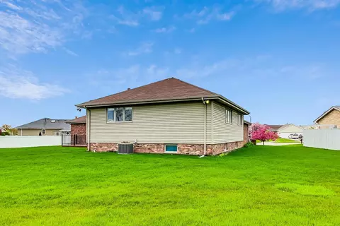 Exterior - 19221 Brompton Ct, Mokena, IL 60448 photo 9 of 13
