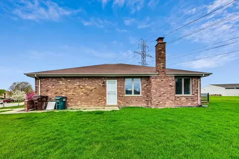 Exterior - 19221 Brompton Ct, Mokena, IL 60448 photo 4 of 13