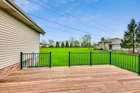 Exterior - 19221 Brompton Ct, Mokena, IL 60448 photo 5 of 13
