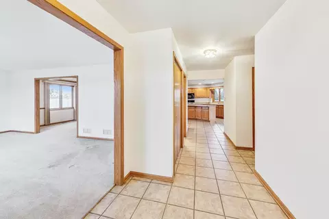 Entry Way - 19221 Brompton Ct, Mokena, IL 60448 photo 2 of 2