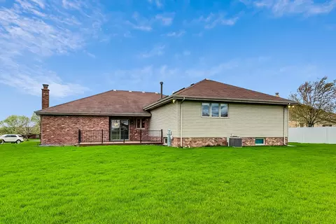 Exterior - 19221 Brompton Ct, Mokena, IL 60448 photo 8 of 13