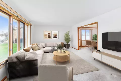 Living - 19221 Brompton Ct, Mokena, IL 60448 photo 2 of 6