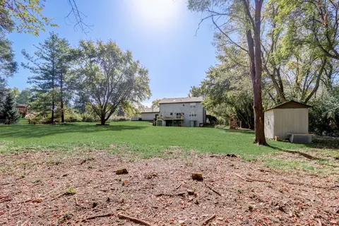 Exterior - 38 W652 Sunvale Dr, Elgin, IL 60124 photo 6 of 10