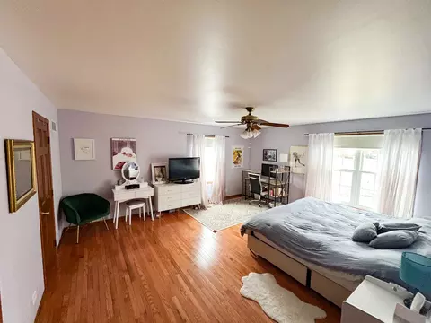 Bedroom - 38 W652 Sunvale Dr, Elgin, IL 60124 photo 1 of 4