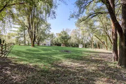Exterior - 38 W652 Sunvale Dr, Elgin, IL 60124 photo 8 of 10