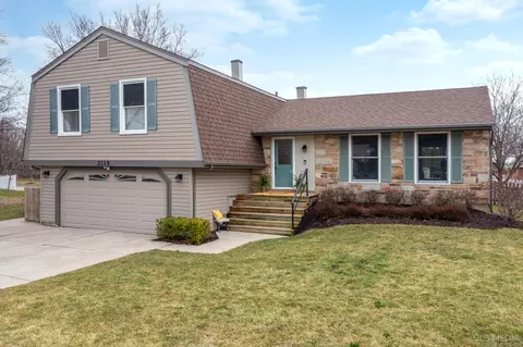 2115 Tiffany Dr, Schaumburg, IL 60194