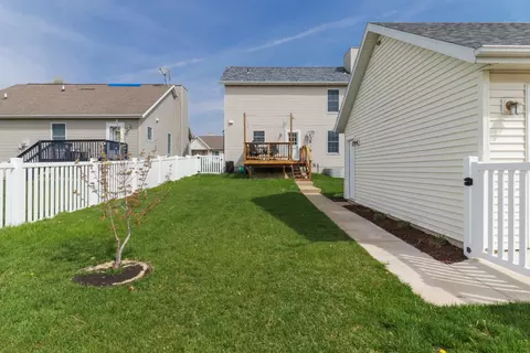 Exterior - 1113 Bull St, Normal, IL 61761 photo 10 of 11