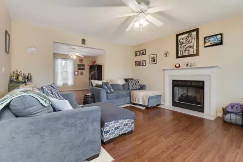 Living - 1113 Bull St, Normal, IL 61761 photo 3 of 6