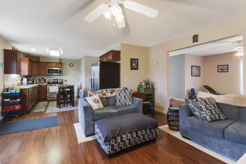 Living - 1113 Bull St, Normal, IL 61761 photo 4 of 6