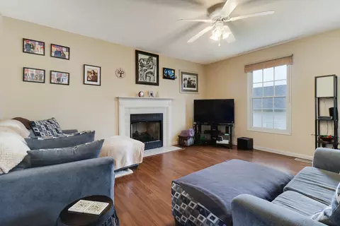 Living - 1113 Bull St, Normal, IL 61761 photo 2 of 6