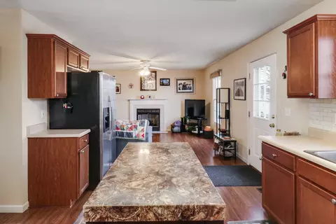 Kitchen - 1113 Bull St, Normal, IL 61761 photo 3 of 4