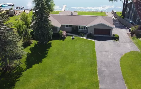 36897 N Nathan Hale Dr, Lake Villa, IL 60046