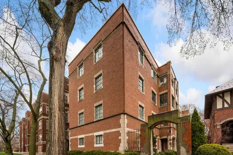 5527 S University Ave #4, Chicago, IL 60637