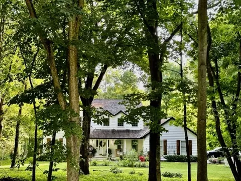 33 W472 Brewster Creek Cir, Wayne, IL 60184