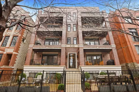 843 W Buckingham Pl #2W, Chicago, IL 60657