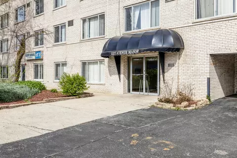 1227 S Harlem Ave #311, Berwyn, IL 60402