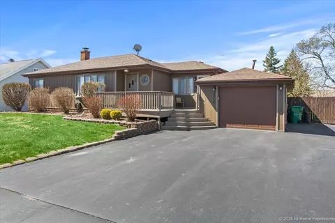 8012 Normandy Ave, Burbank, IL 60459