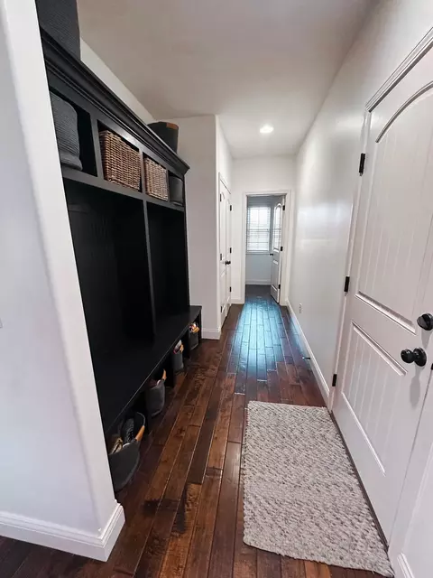 Entry Way - 3901 Anabelle Dr, Bloomington, IL 61704 photo 2 of 7