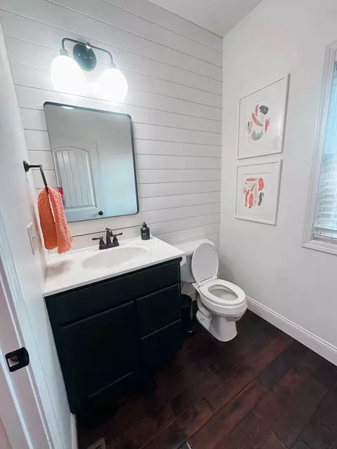 Bath - 3901 Anabelle Dr, Bloomington, IL 61704 photo 7 of 8