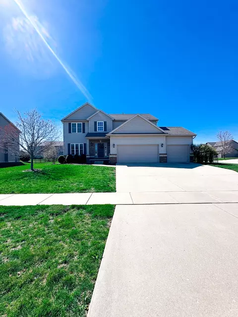 3901 Anabelle Dr, Bloomington, IL 61704