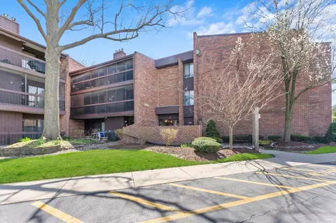 14515 Central Ct #G1, Oak Forest, IL 60452