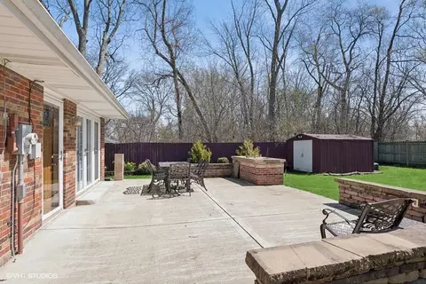 Exterior - 301 Brookwood Dr, Olympia Fields, IL 60461 photo 4 of 8
